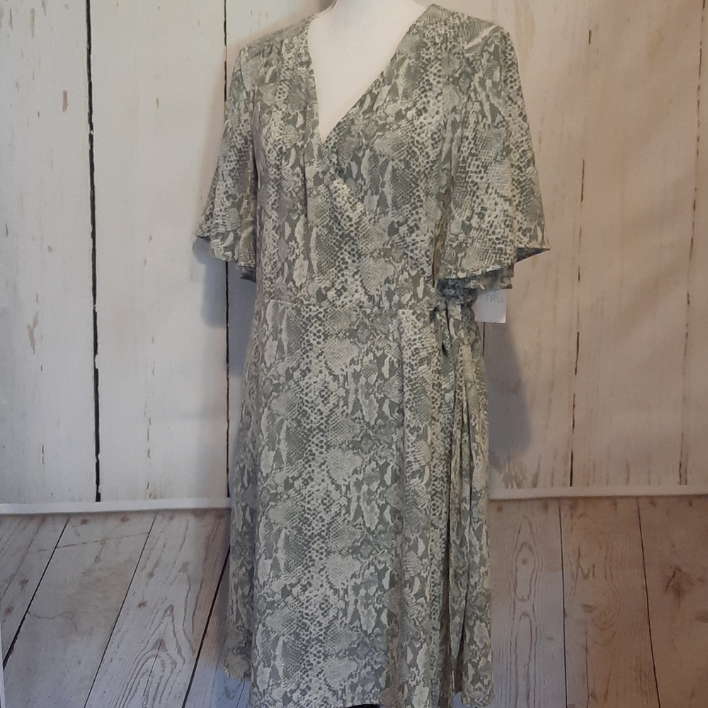 NWT Time &True Faux Wrap Dress Shirt Snakeskin L